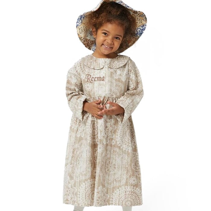 الفستان البيج